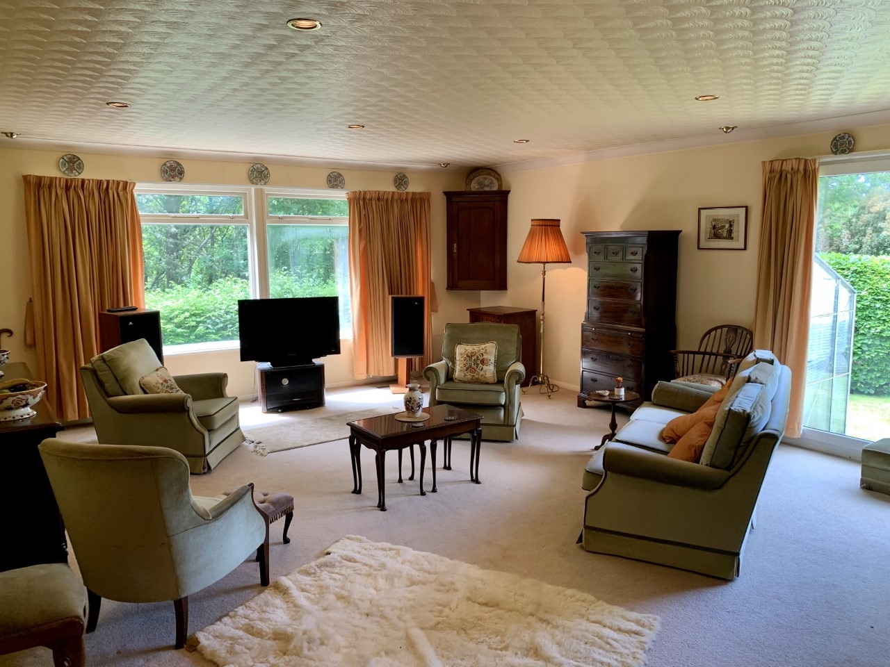 4 bedroom detached bungalow For Sale in Todmorden - Photograph 7.