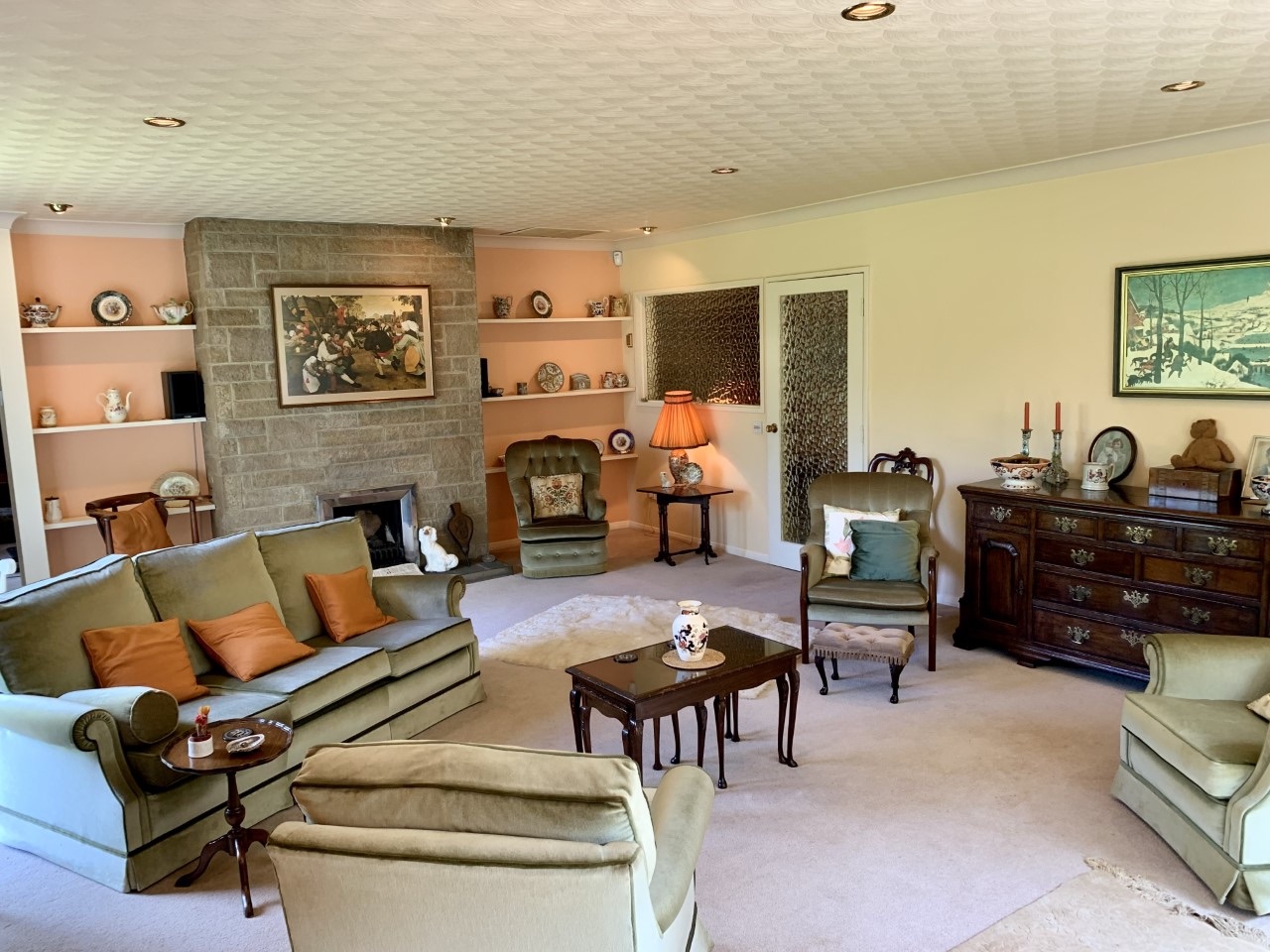 4 bedroom detached bungalow For Sale in Todmorden - Photograph 5.