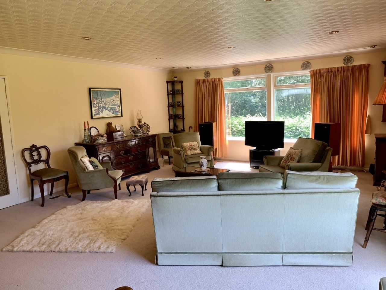 4 bedroom detached bungalow For Sale in Todmorden - Photograph 8.
