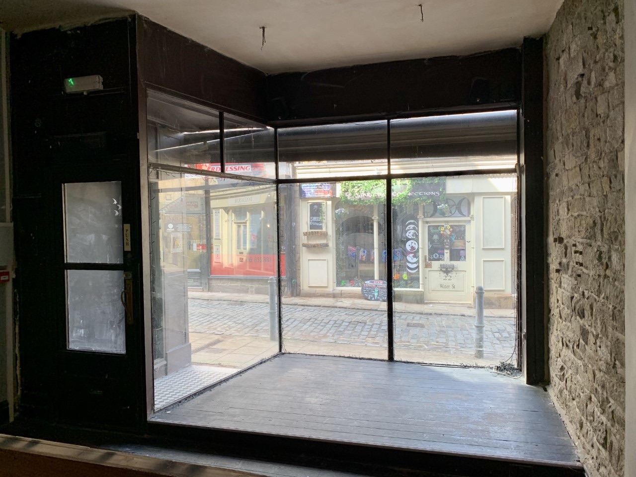 Retail To Let in Calderdale - Photograph 8.
