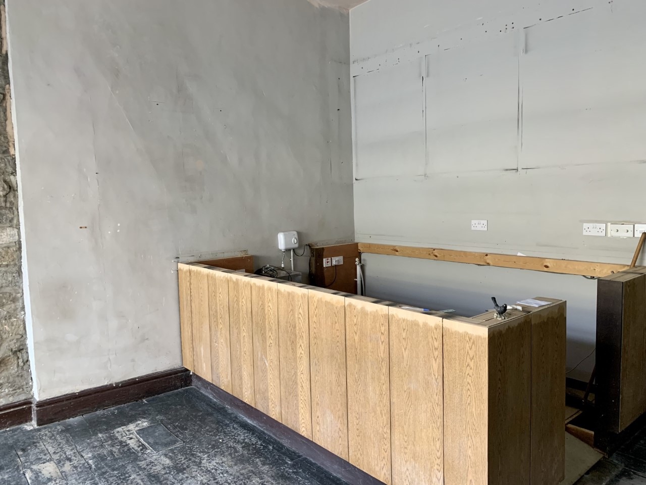 Retail To Let in Calderdale - Photograph 5.