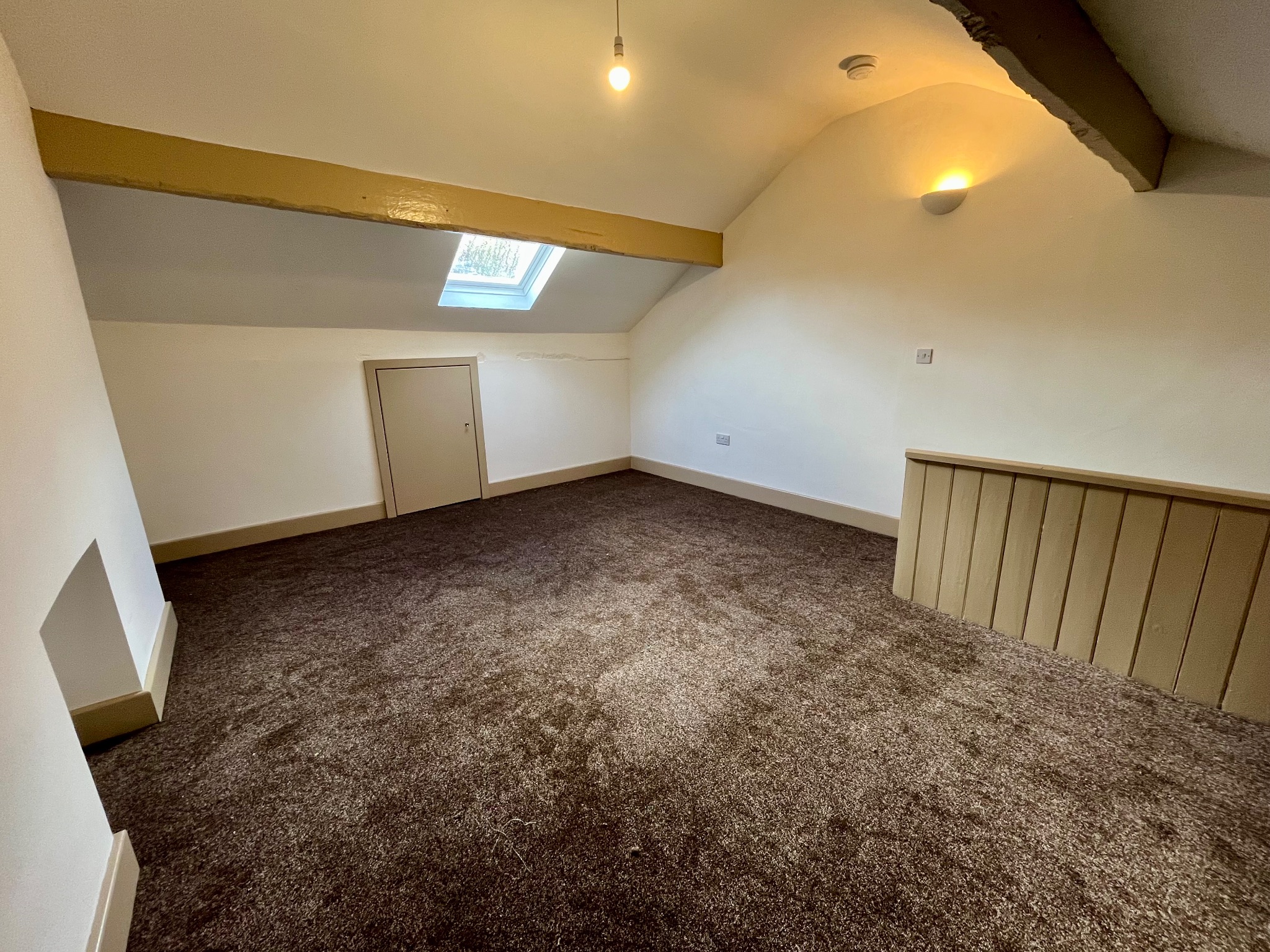 3 bedroom mid terraced house Reserved in Todmorden - Photograph 14.