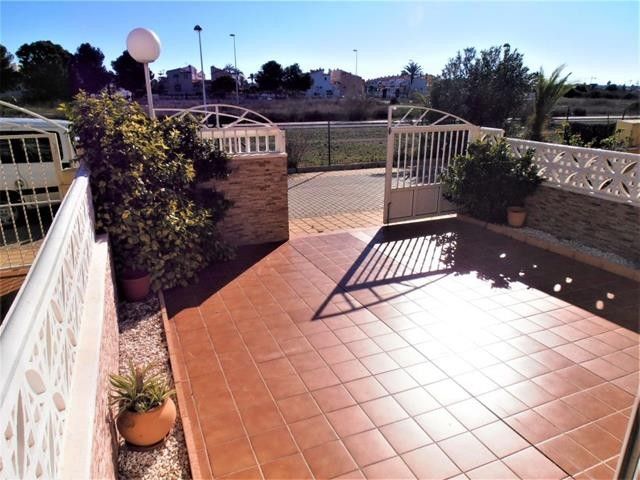 2 bedroom apartment flat/apartment For Sale in Alicante - Photograph 1