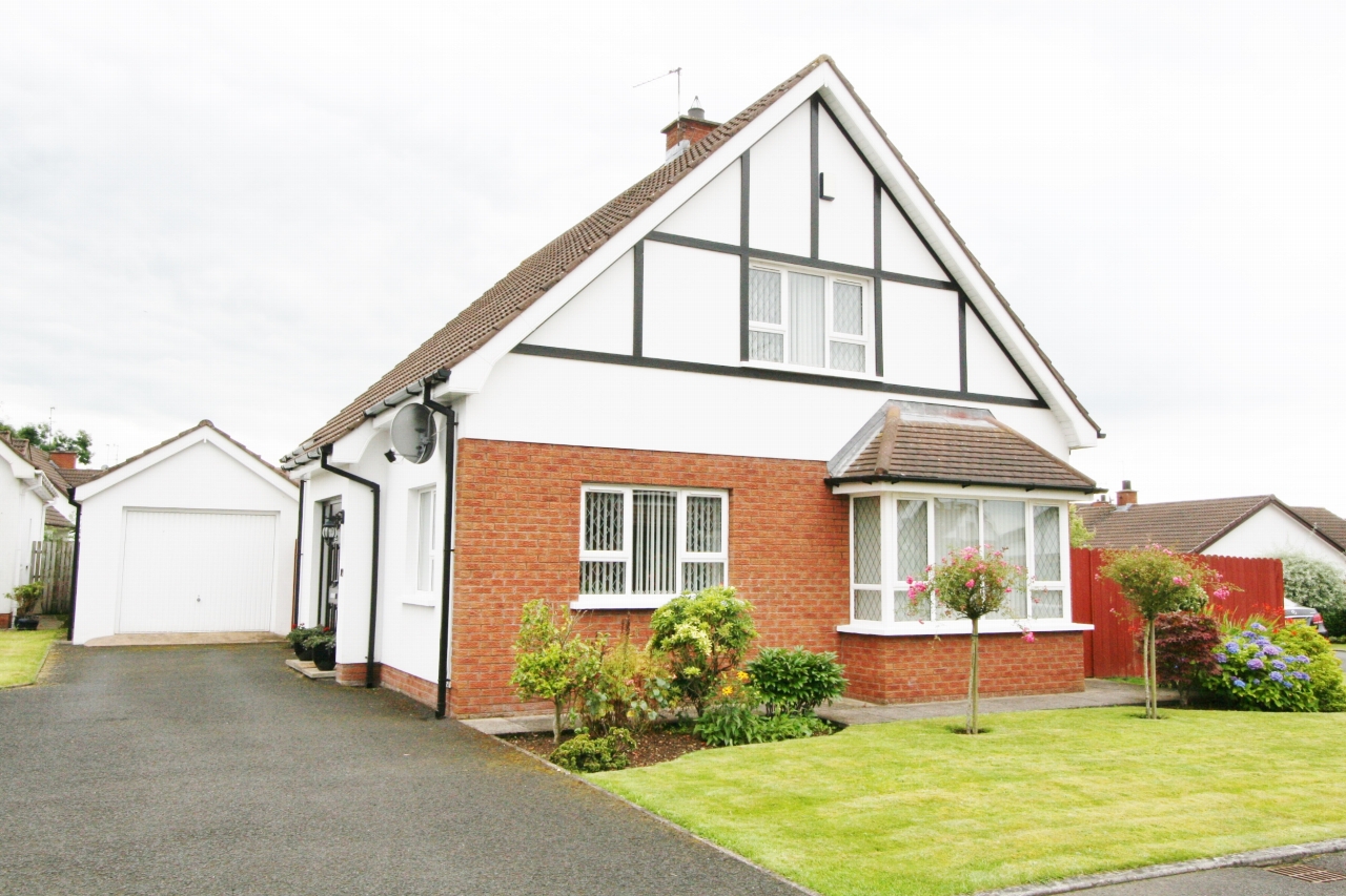 3 bedroom detached house Sold in Antrim - Photograph 1