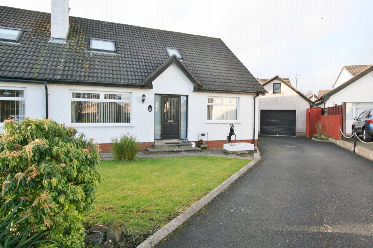 4 bedroom barn conversion house Sold in Antrim - Photograph 1