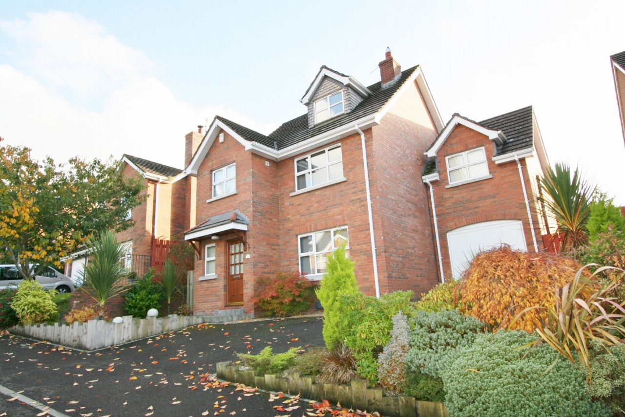 4 bedroom detached house Sold in Antrim - Photograph 1