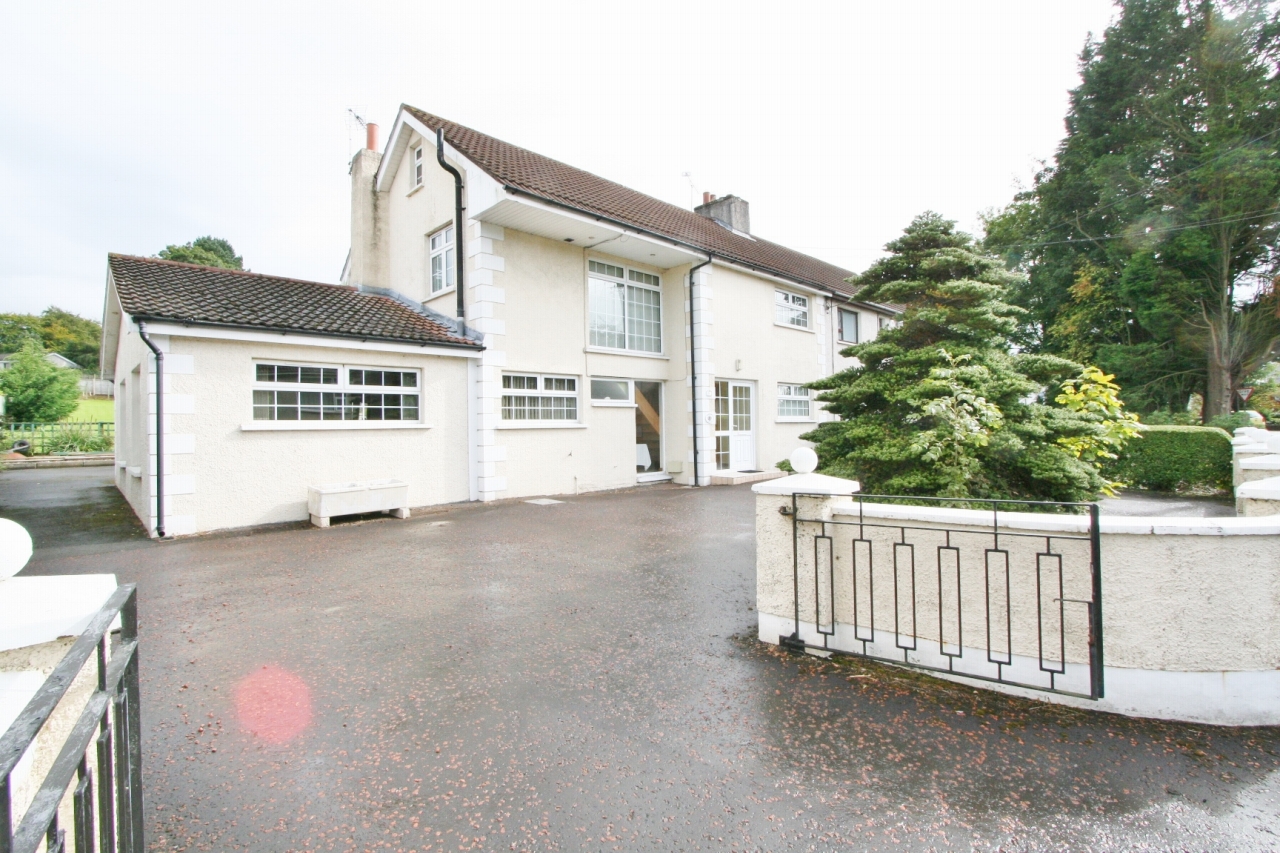 4 bedroom barn conversion house Sold in Antrim - Photograph 1