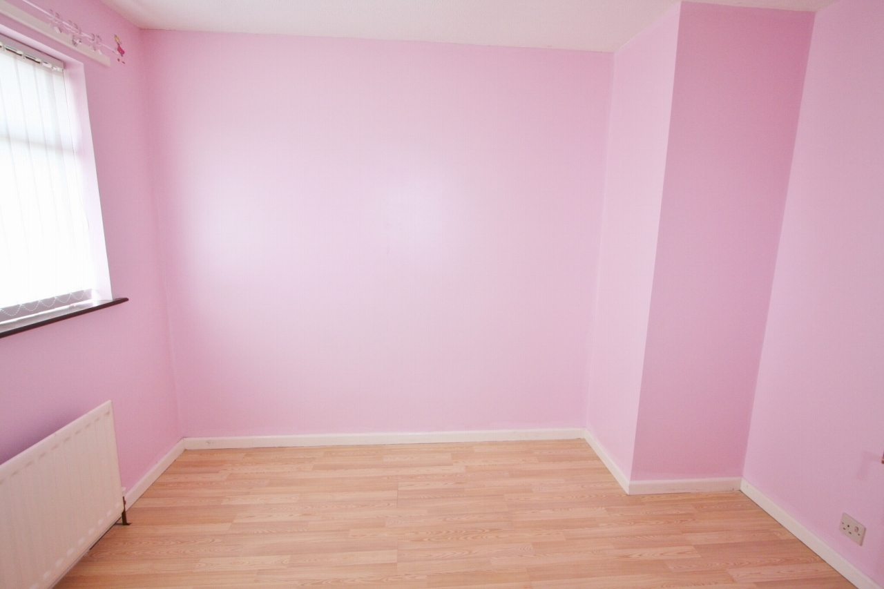 3 bedroom mid terraced house To Let in Antrim - Photograph 7