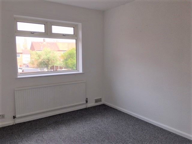 3 bedroom mid terraced house Sale Agreed in Manchester - Photograph 14.