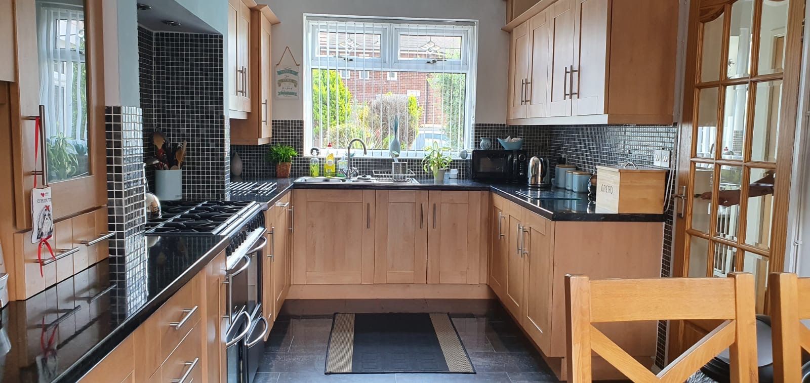 3 bedroom mid terraced house SSTC in Manchester - Photograph 4.