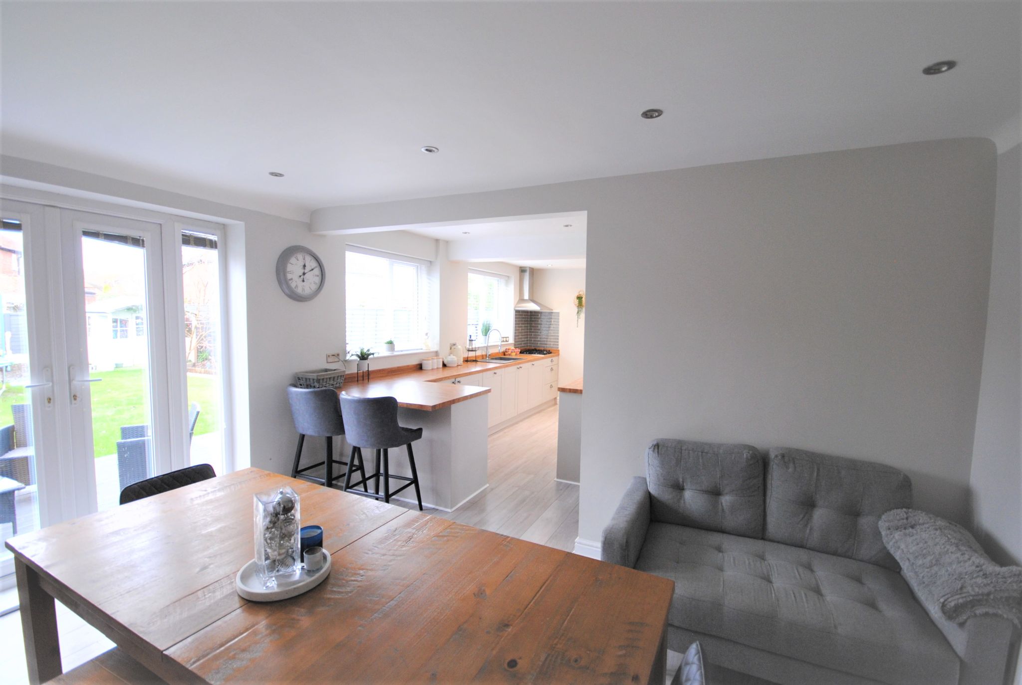 4 bedroom semi-detached house Sale Agreed in Manchester - Photograph 33.