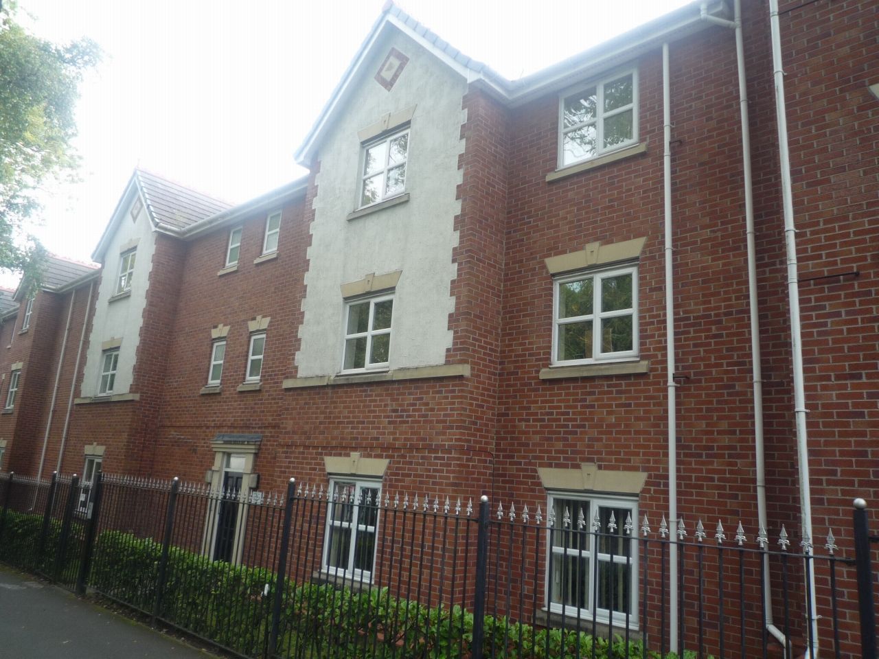 2 bedroom apartment flat/apartment Sale Agreed in Manchester - Photograph 1.