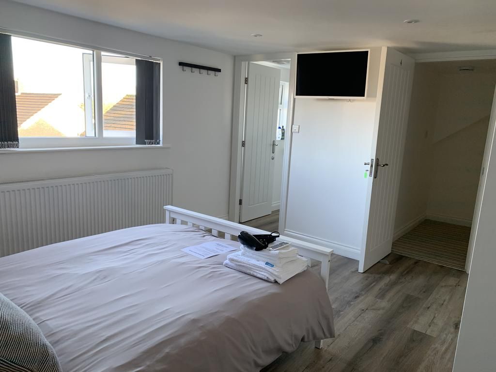 4 bedroom semi-detached house SSTC in Manchester - Photograph 25.
