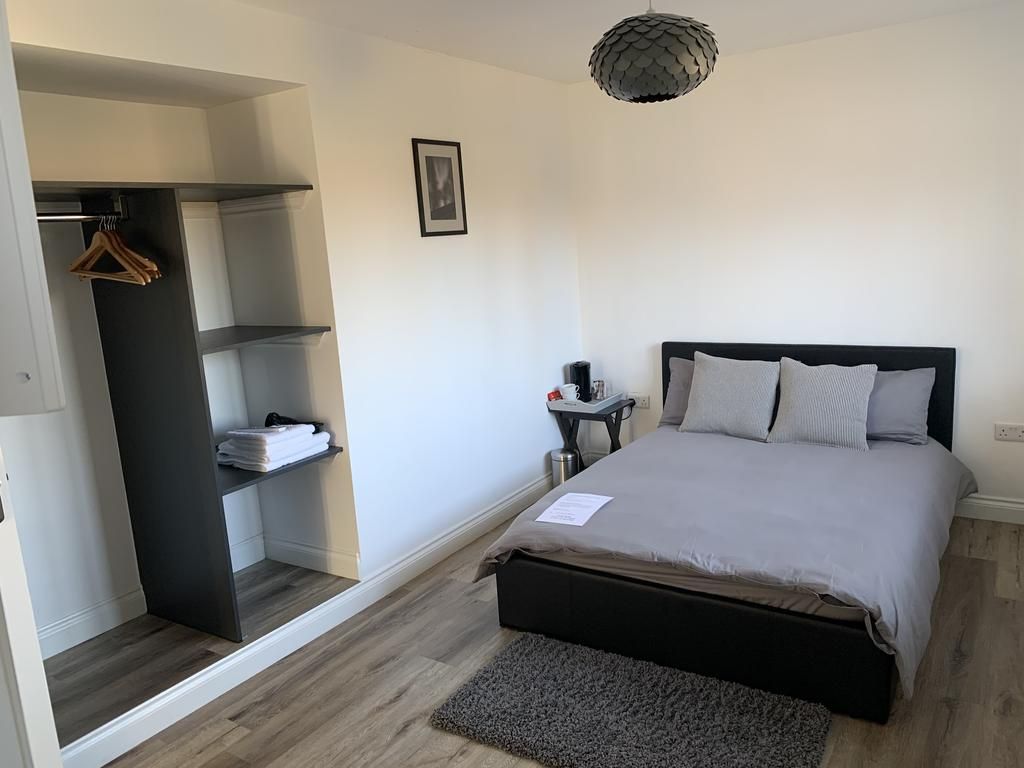 4 bedroom semi-detached house SSTC in Manchester - Photograph 13.
