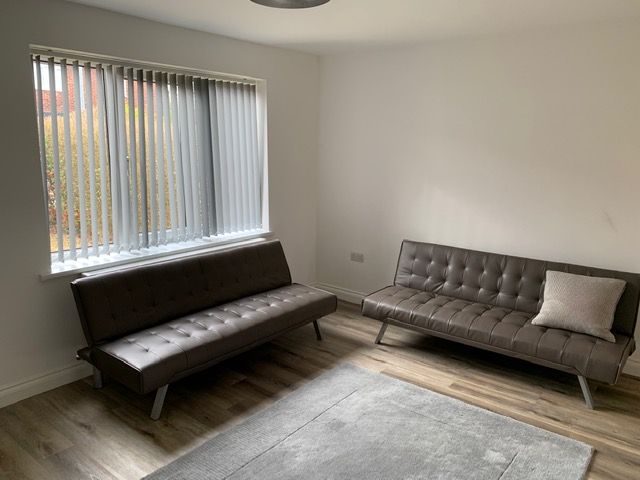 4 bedroom semi-detached house SSTC in Manchester - Photograph 5.