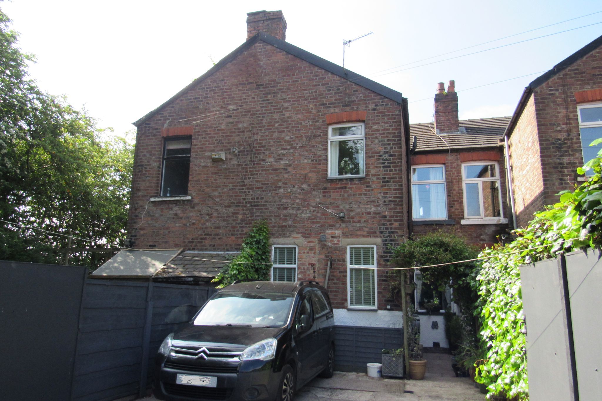 3 bedroom mid terraced house SSTC in Stockport - Photograph 28.