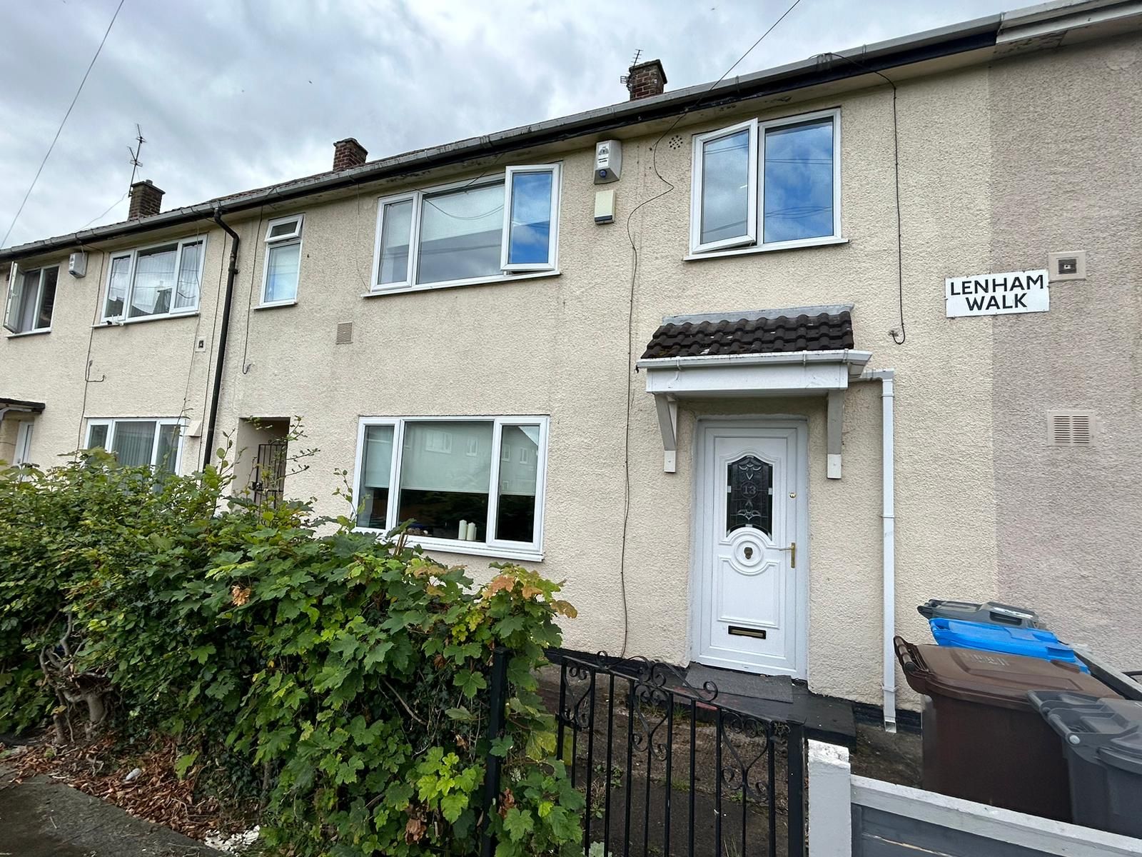 3 bedroom mid terraced house To Let in Manchester - Photograph 8.