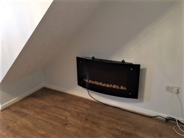 2 bedroom mid terraced house For Sale in Manchester - Photograph 19.