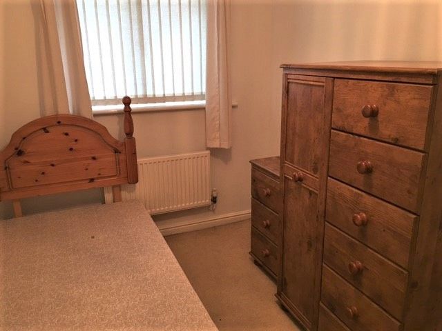 2 bedroom mid terraced house For Sale in Manchester - Photograph 14.
