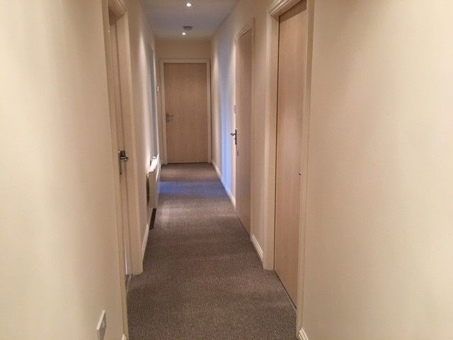 3 bedroom apartment flat/apartment SSTC in Manchester - Photograph 3.