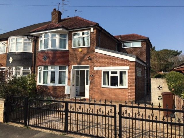 3 bedroom semi-detached house Sale Agreed in Manchester - Photograph 18.