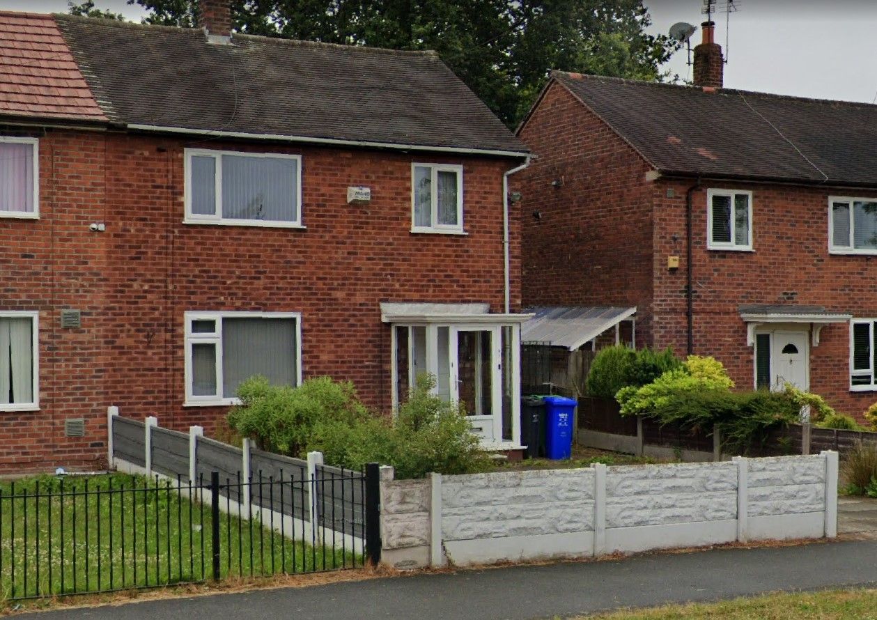 3 bedroom semi-detached house To Let in Manchester - Photograph 1.