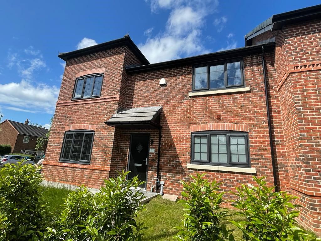 3 bedroom end terraced house To Let in Manchester - Photograph 1.