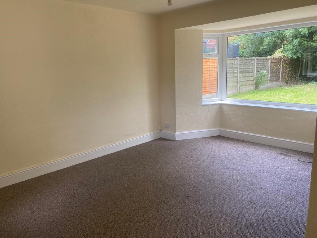 4 bedroom end terraced house For Sale in Manchester - Photograph 4.