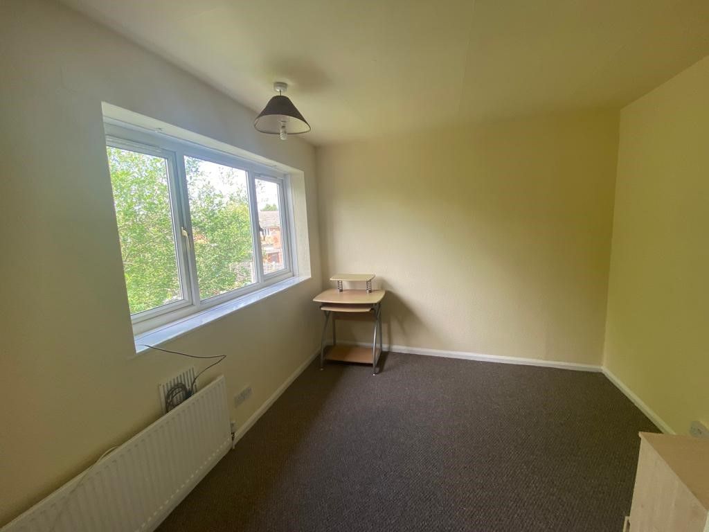 4 bedroom end terraced house For Sale in Manchester - Photograph 12.