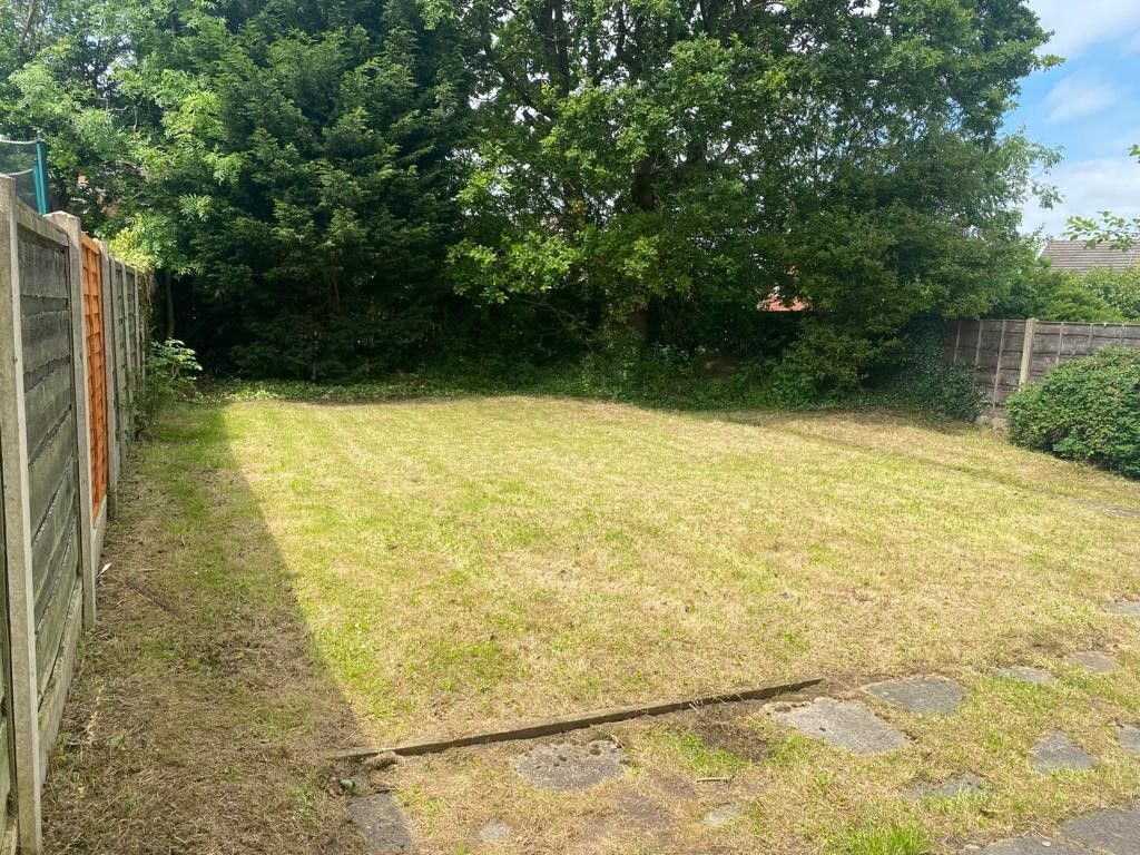 4 bedroom end terraced house For Sale in Manchester - Photograph 3.