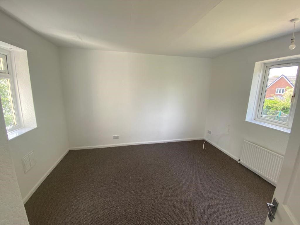 4 bedroom end terraced house For Sale in Manchester - Photograph 8.