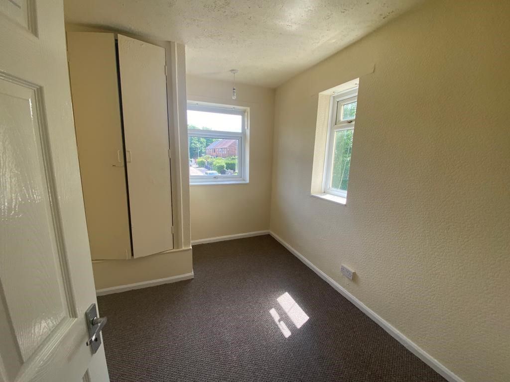 4 bedroom end terraced house For Sale in Manchester - Photograph 4.