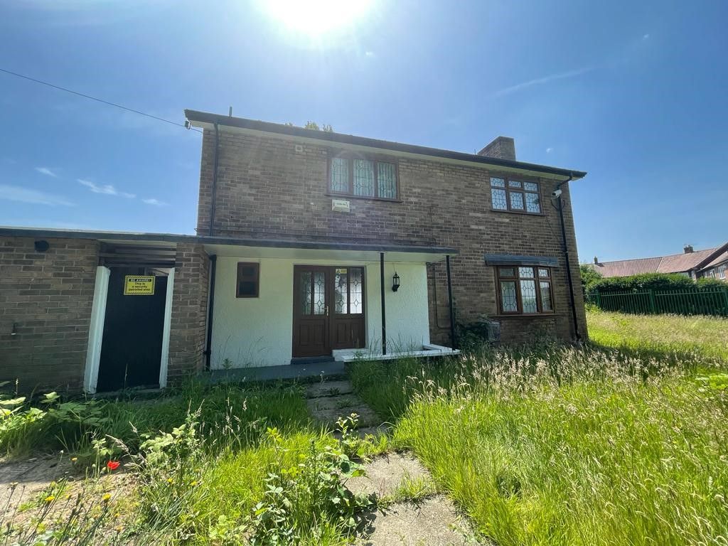 3 bedroom detached house To Let in Manchester - Photograph 15.