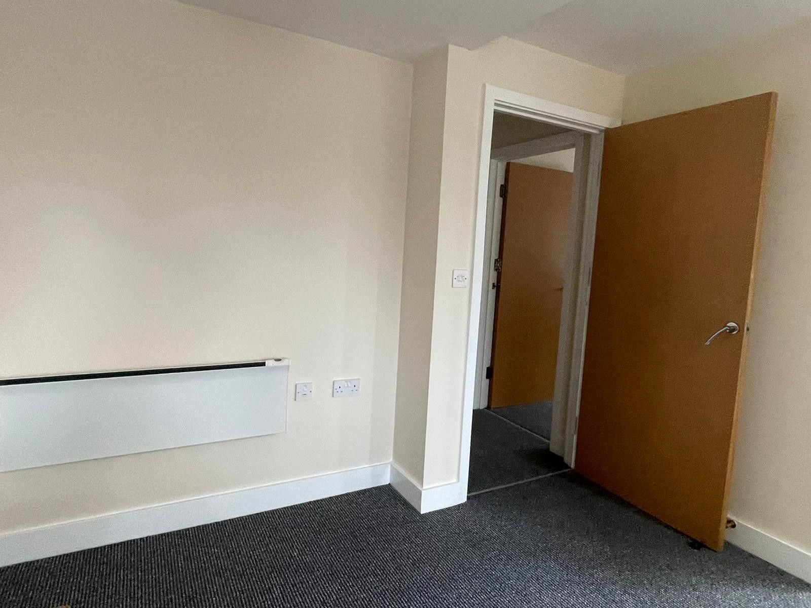 2 bedroom apartment flat/apartment To Let in Manchester - Photograph 2.