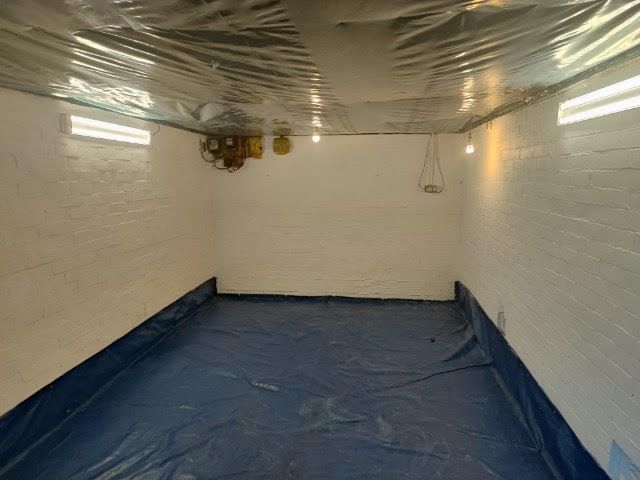 Garage Let in Manchester - Photograph 1.