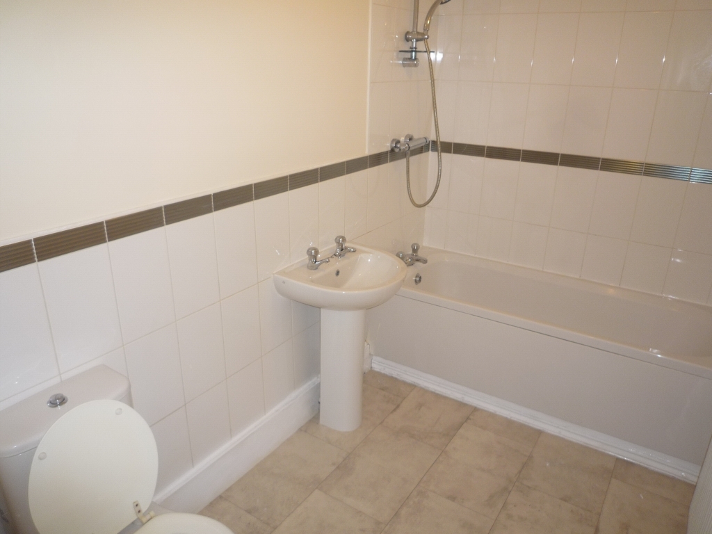 2 bedroom apartment flat/apartment For Sale in Manchester - Photograph 5.