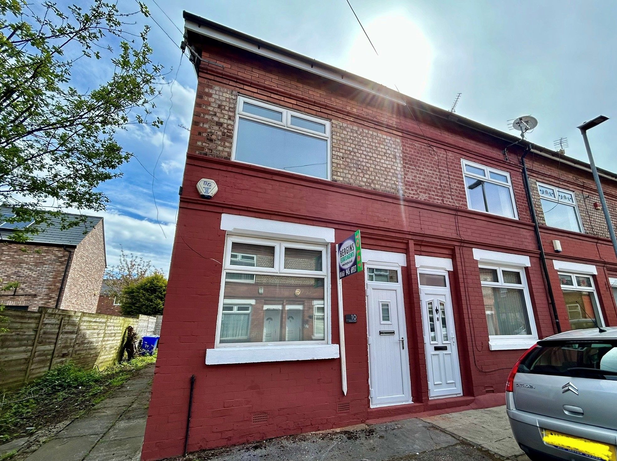 2 bedroom end terraced house To Let in Manchester - Property photograph.