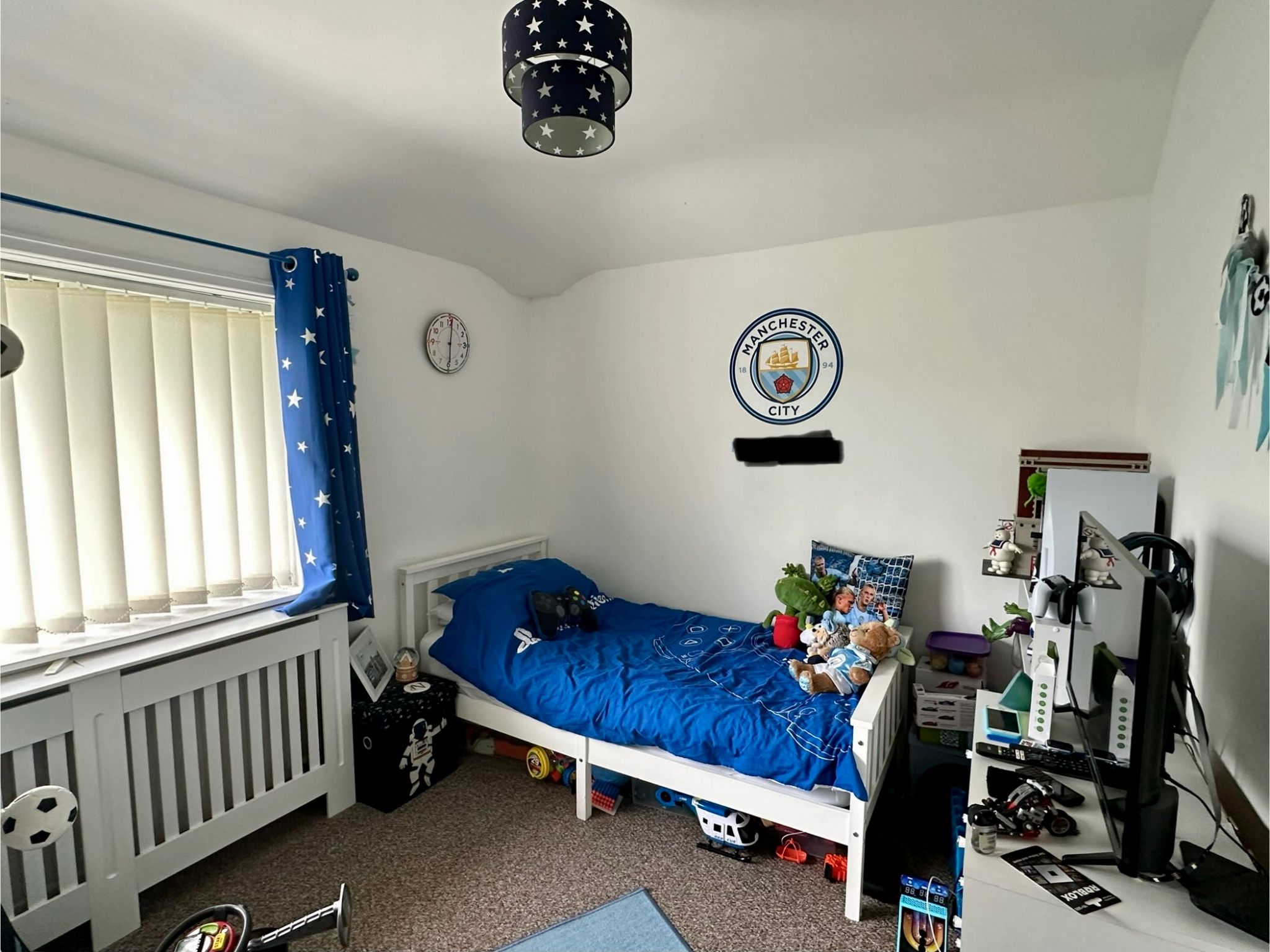 3 bedroom end terraced house To Let in Manchester - Photograph 5.