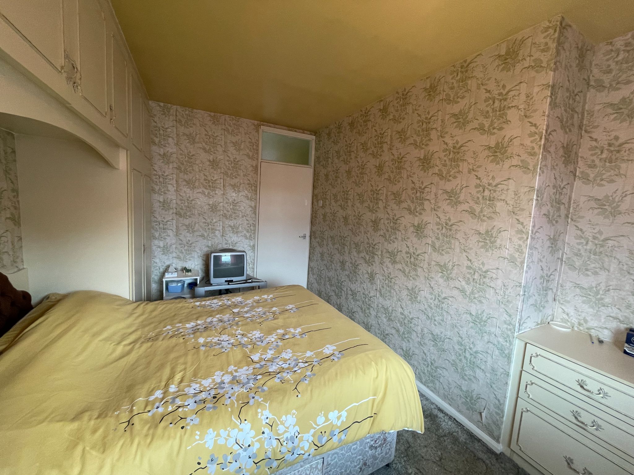 3 bedroom mid terraced house SSTC in Manchester - Photograph 8.