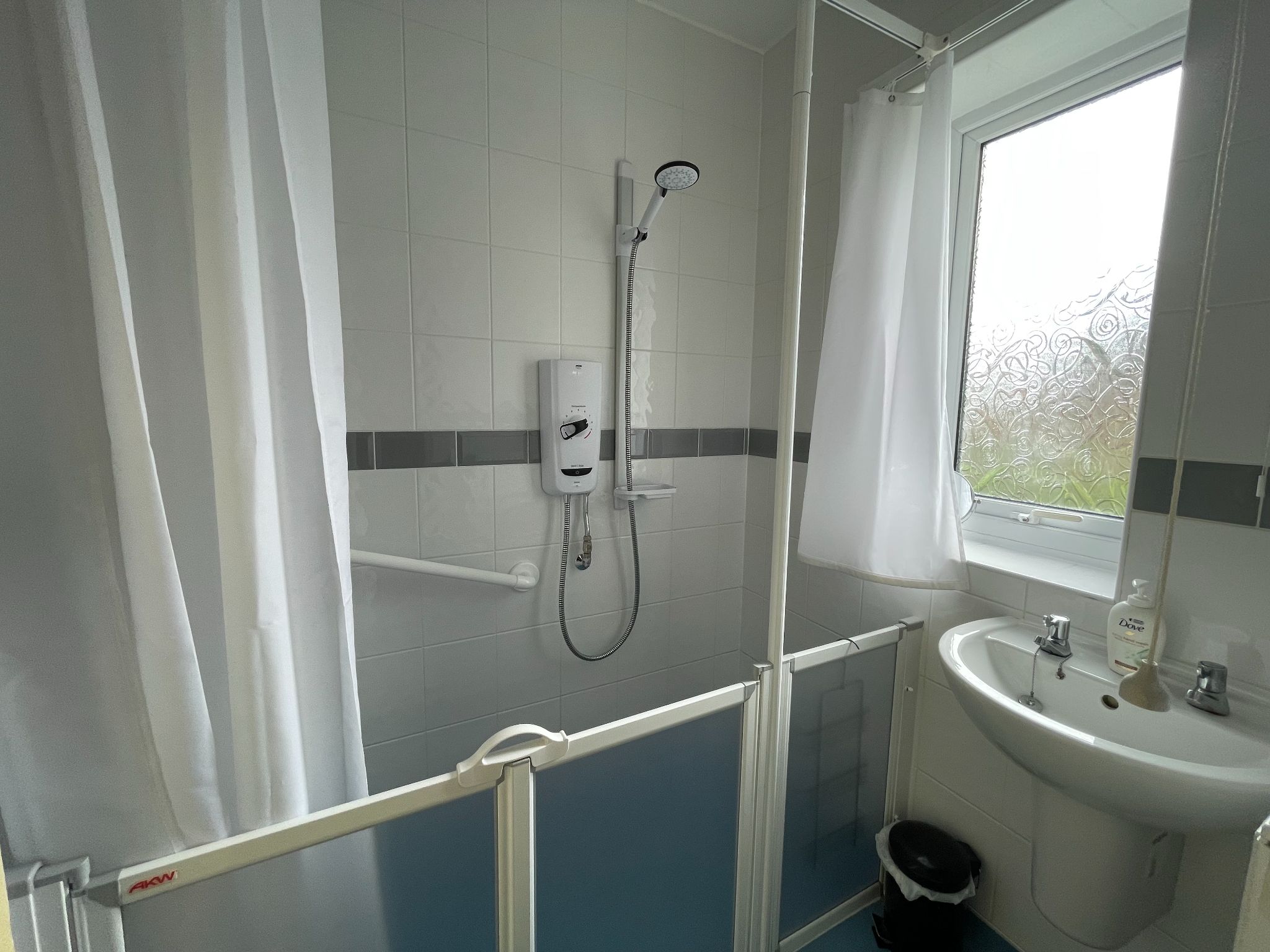 3 bedroom mid terraced house SSTC in Manchester - Photograph 10.