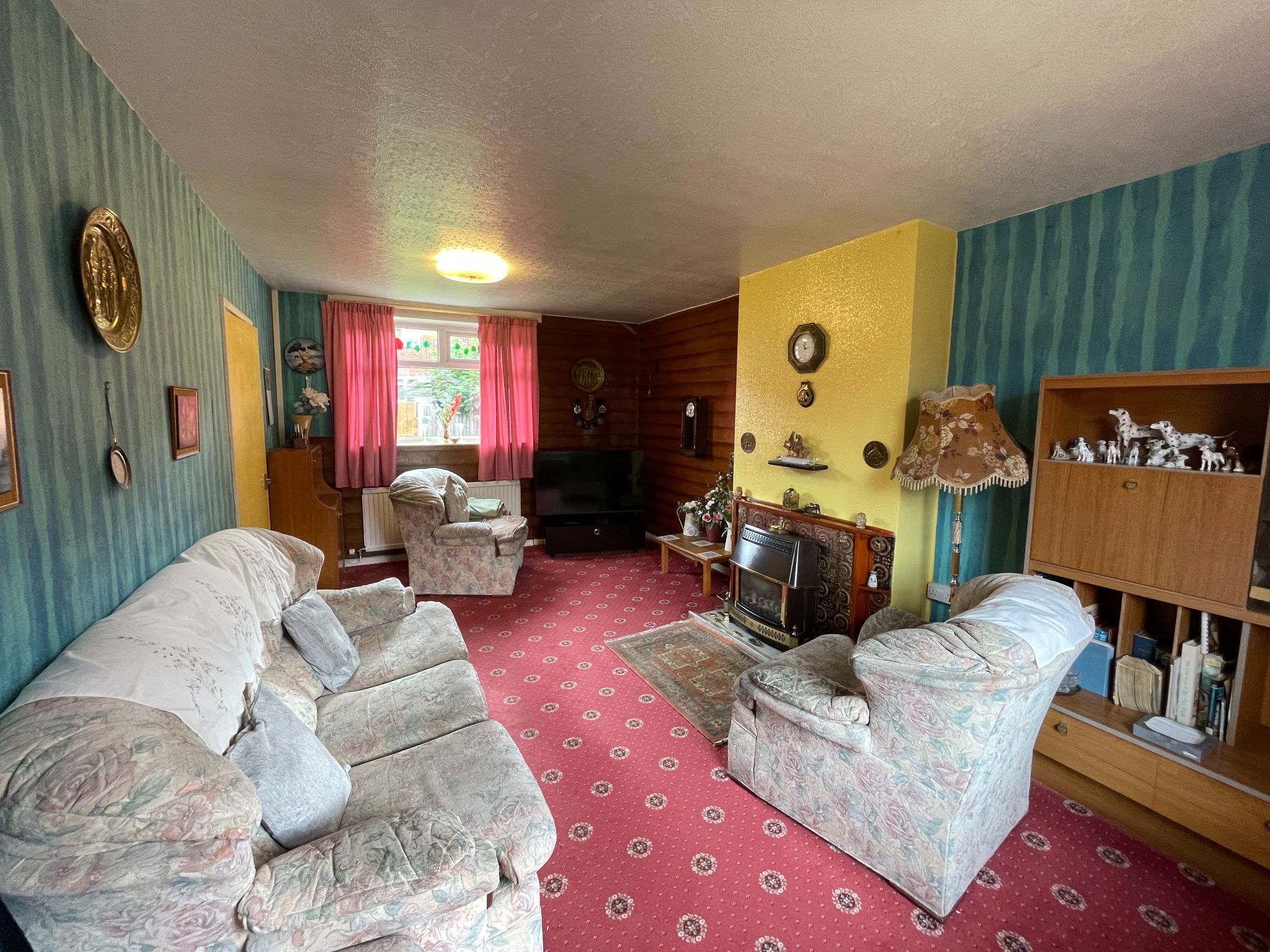 3 bedroom mid terraced house SSTC in Manchester - Photograph 3.