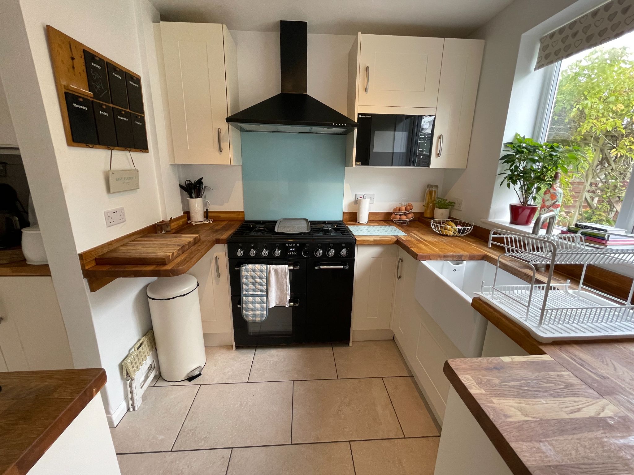 3 bedroom semi-detached house For Sale in Manchester - Photograph 9.