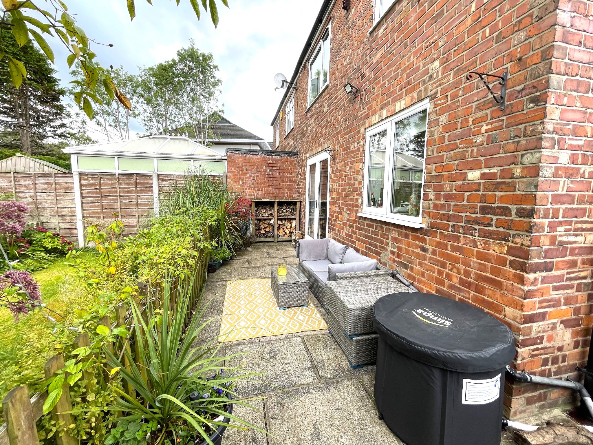 3 bedroom semi-detached house For Sale in Manchester - Photograph 22.