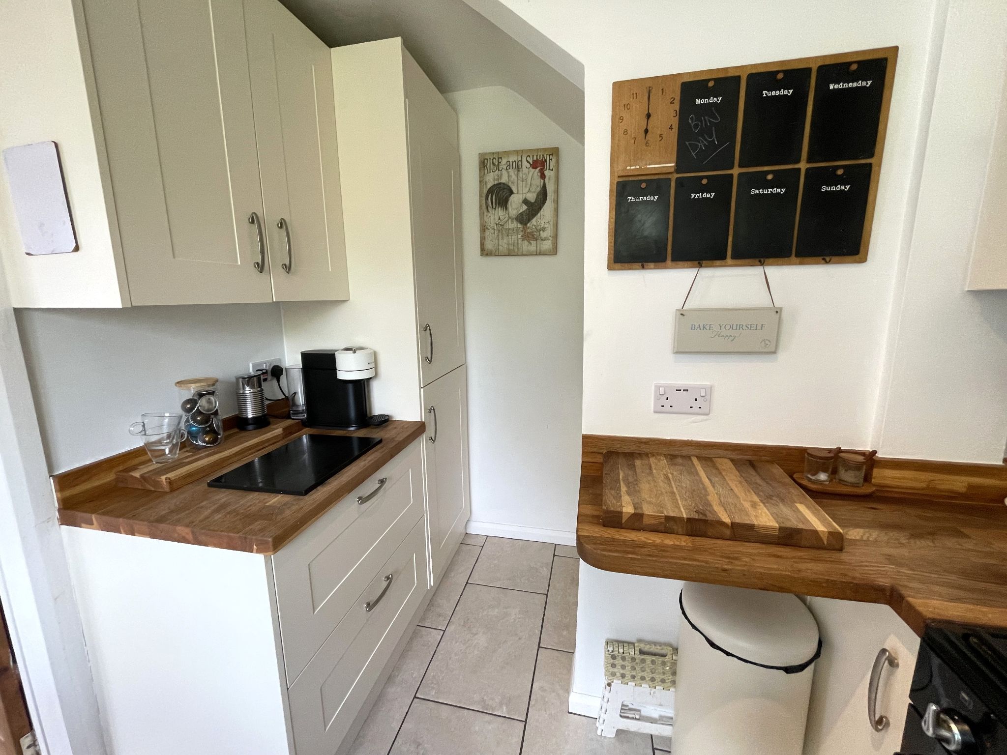 3 bedroom semi-detached house For Sale in Manchester - Photograph 10.