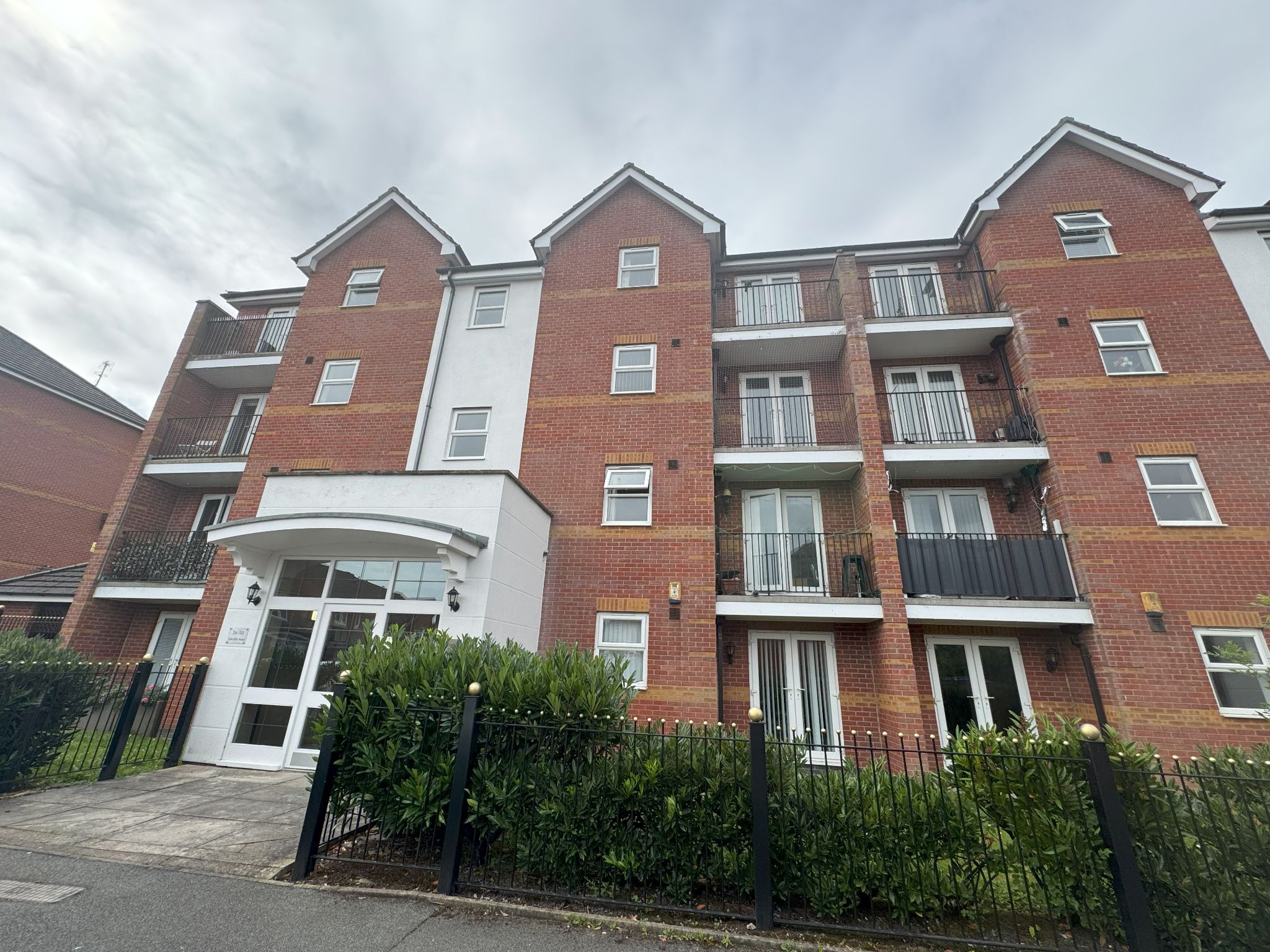 2 bedroom apartment flat/apartment To Let in Manchester - Property photograph.