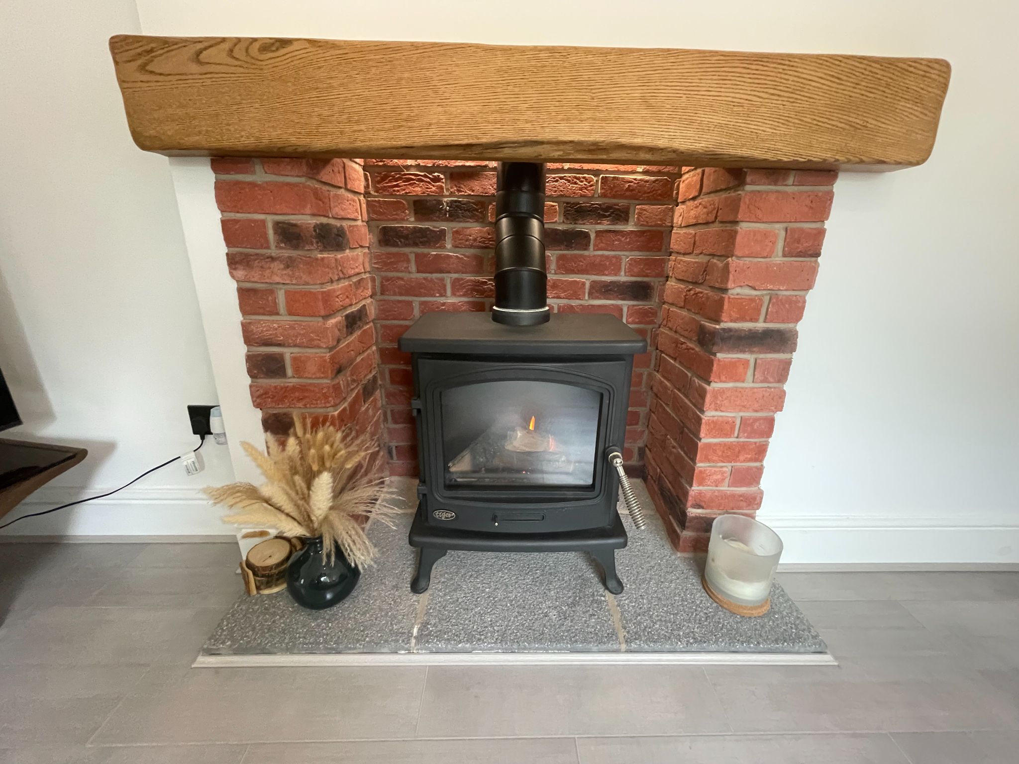 3 bedroom end terraced house For Sale in Manchester - Photograph 5.
