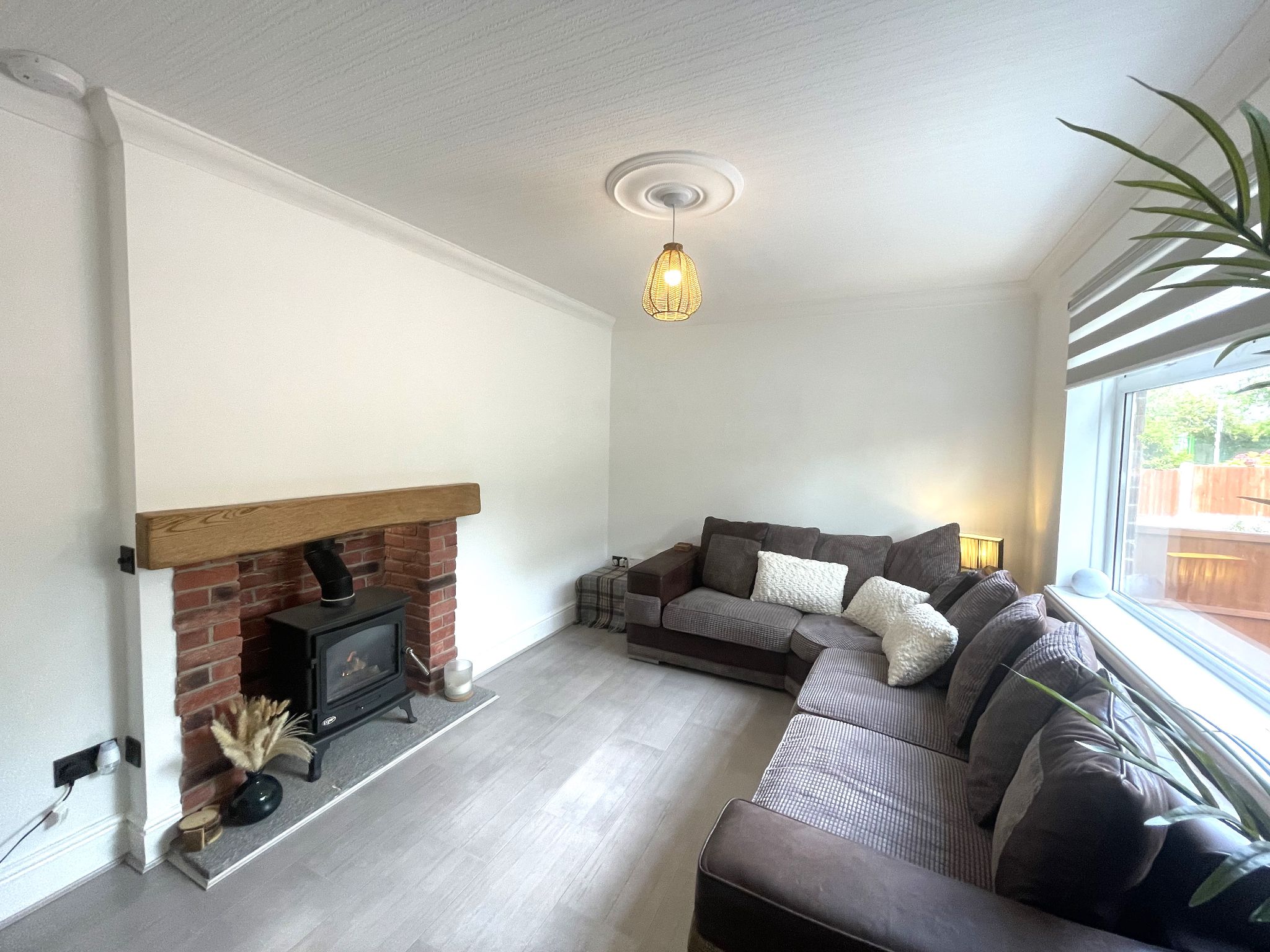 3 bedroom end terraced house For Sale in Manchester - Photograph 4.