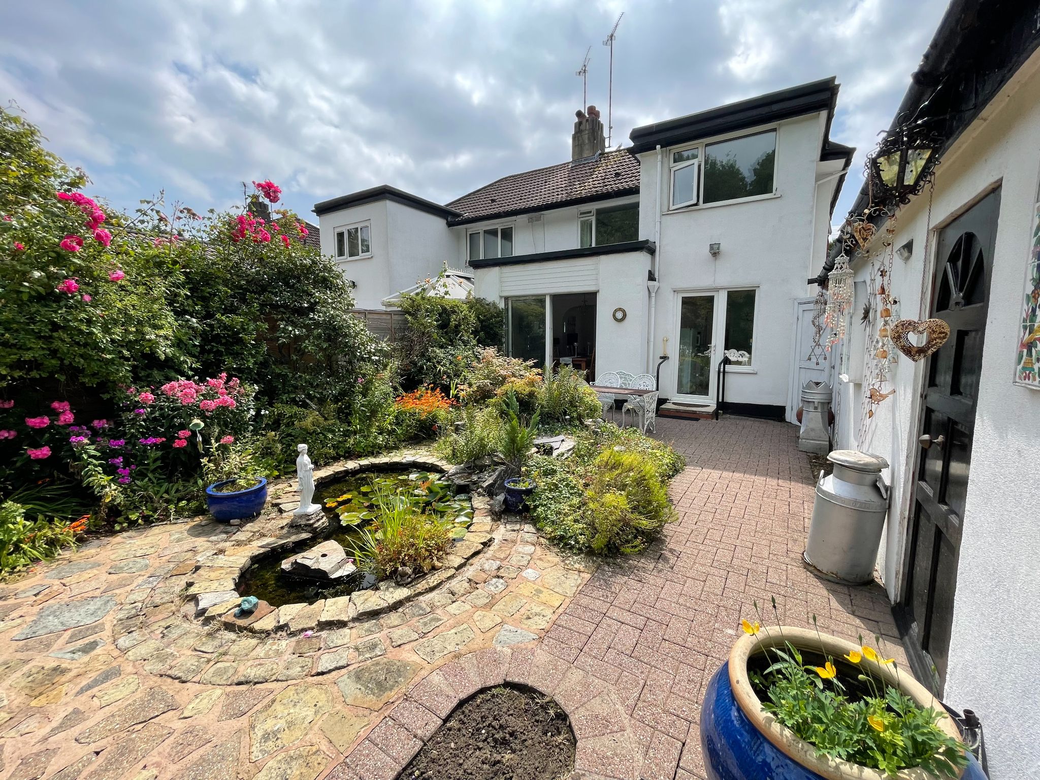 3 bedroom semi-detached house For Sale in Manchester - Photograph 21.