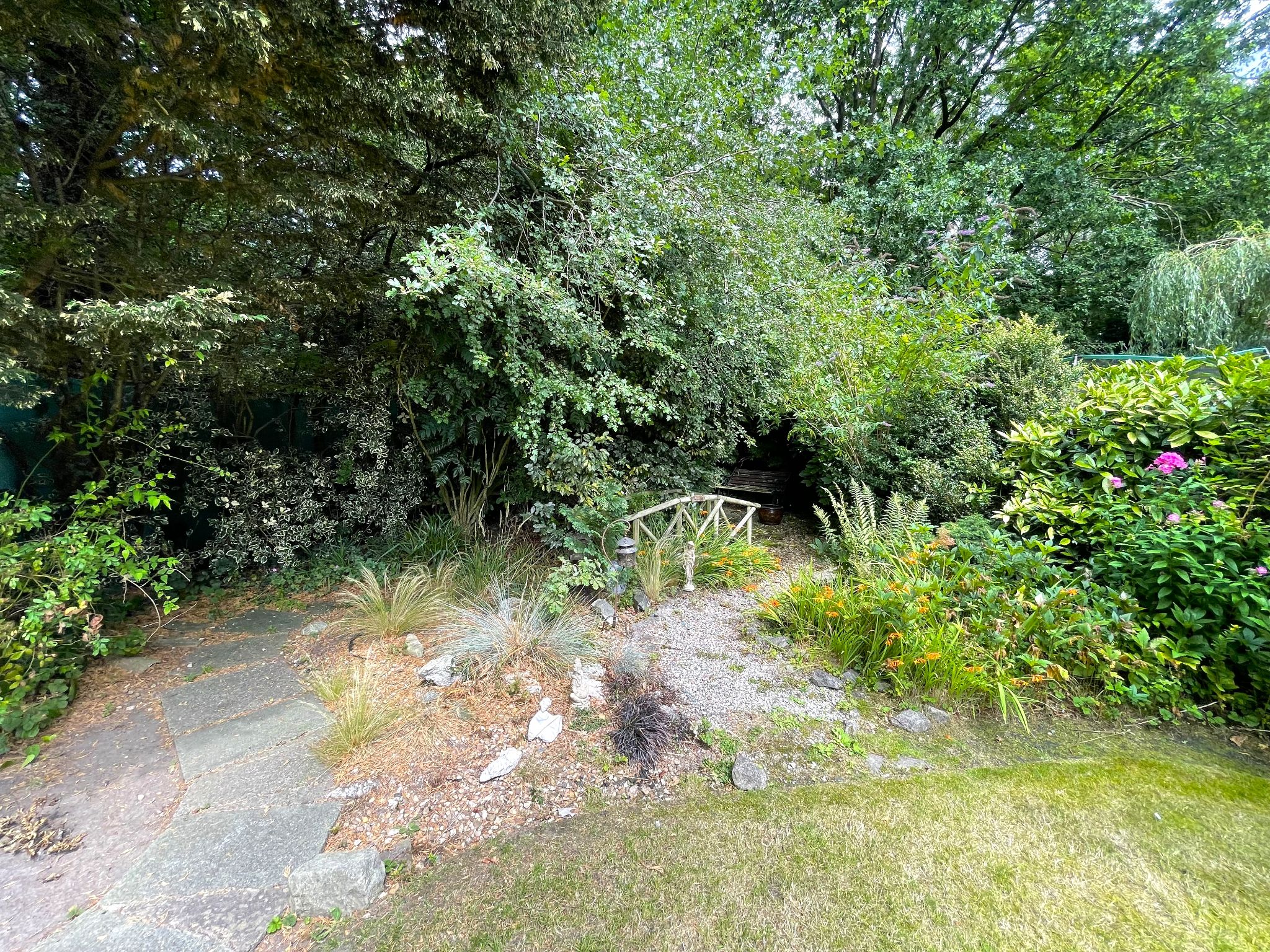 3 bedroom semi-detached house For Sale in Manchester - Photograph 22.