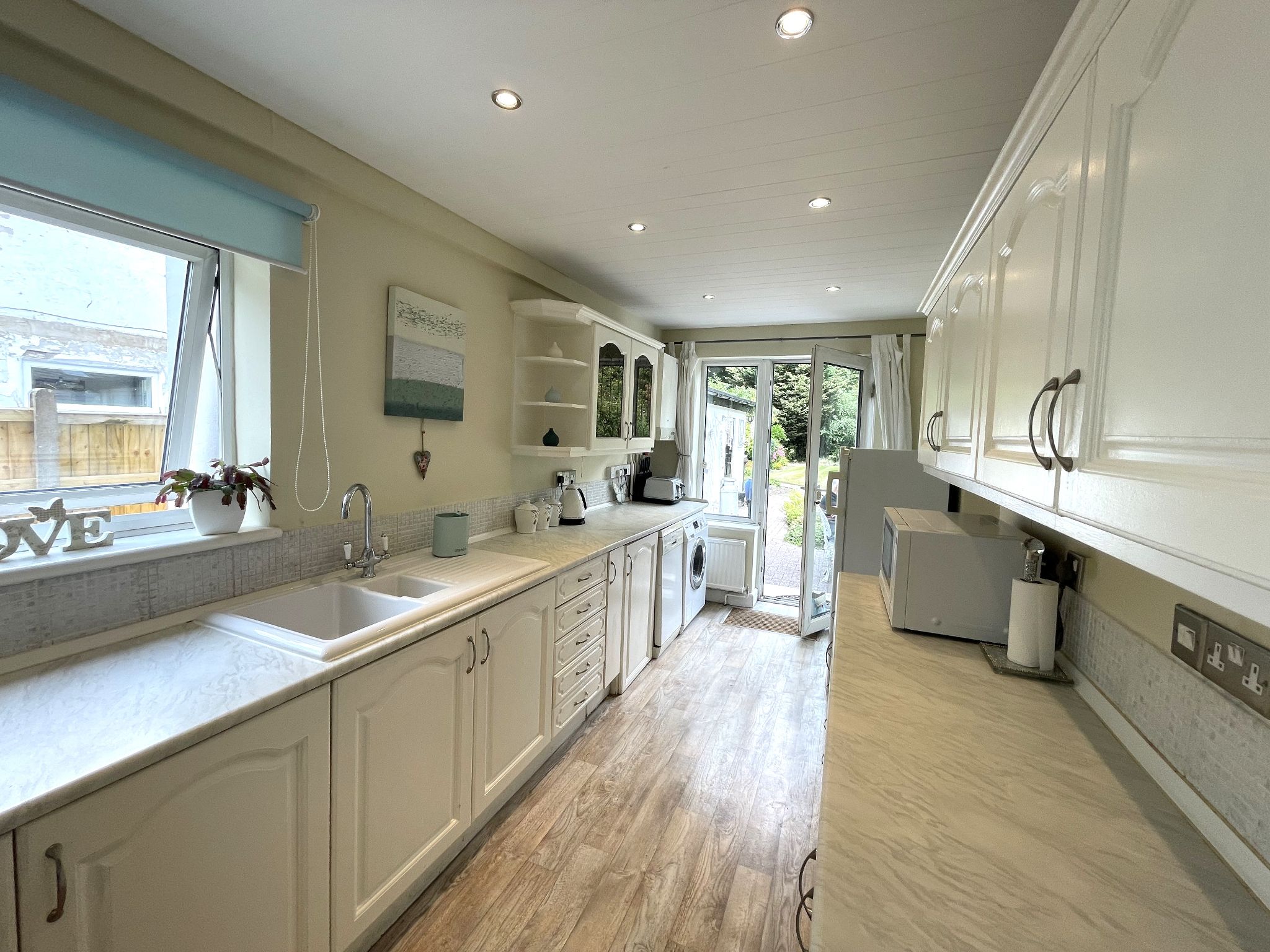 3 bedroom semi-detached house For Sale in Manchester - Photograph 7.
